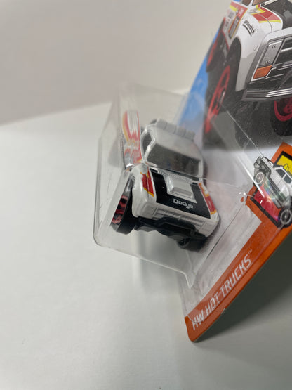 Hot Wheels 1/64 ‘87 Dodge D100 White - Damaged Box
