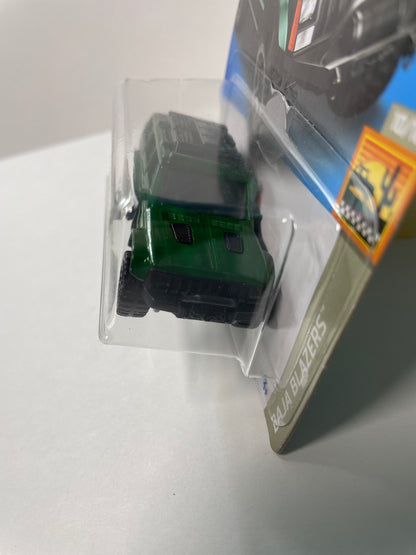 Hot Wheels 1/64 ‘95 Jeep Cherokee Green - Damaged Box