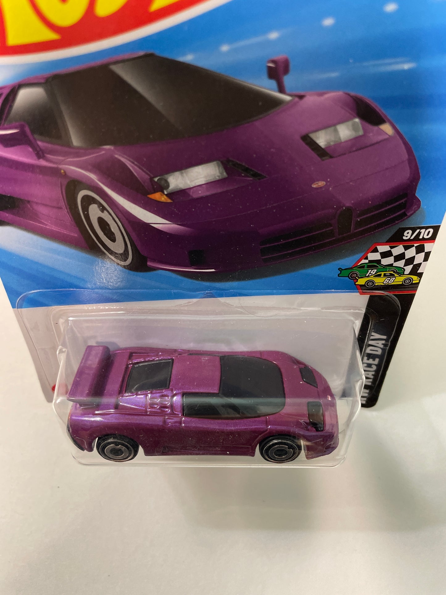 Hot Wheels 1/64 ‘94 Bugatti EB110 SS Purple - Damaged Box