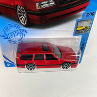 Hot Wheels 1/64 Volvo 850 Estate Red