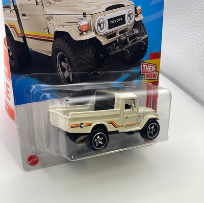 Hot Wheels 1/64 Treasure Hunt Toyota Land Cruiser White