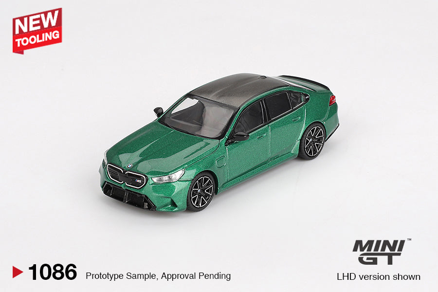 Mini GT 1/64 BMW M5 Isle of Man Green Metallic - MGT01086