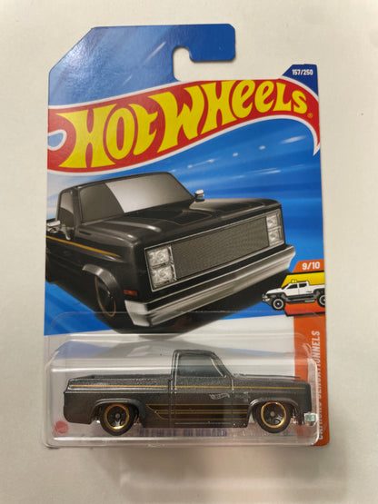 Hot Wheels 1/64 ‘83 Chevy Silverado Black