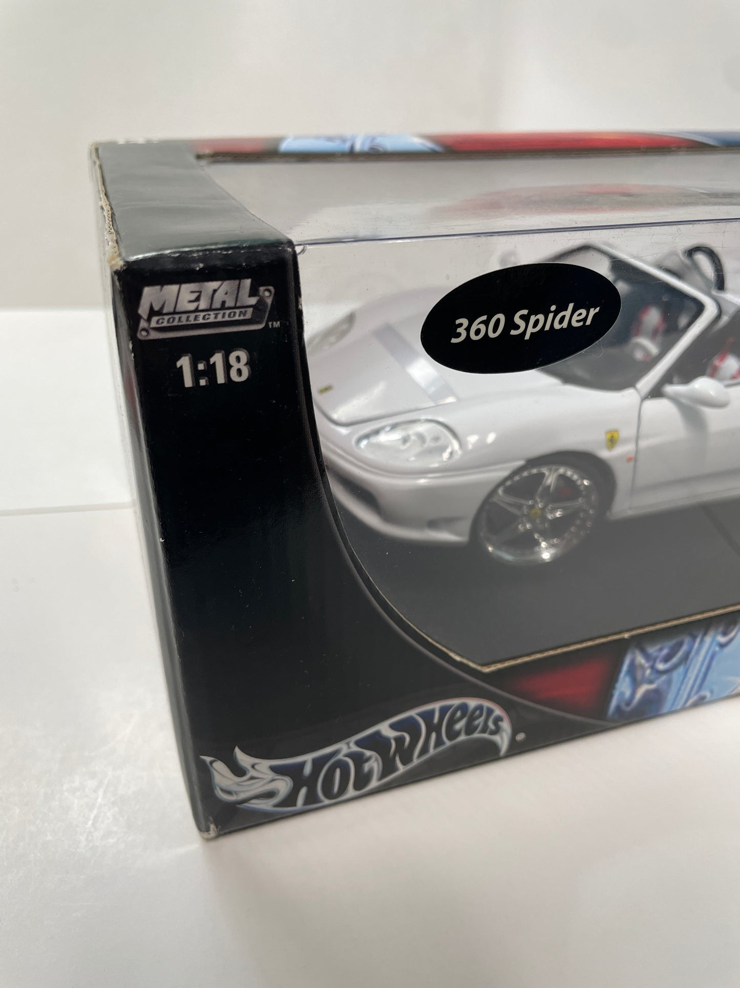 Hot Wheels 1/18 Customized Ferrari 360 Spyder White - C3866 - Damaged Box