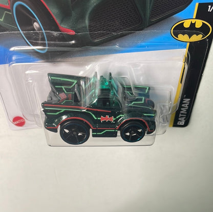 Hot Wheels 1/64 Classic TV Series Batmobile Green
