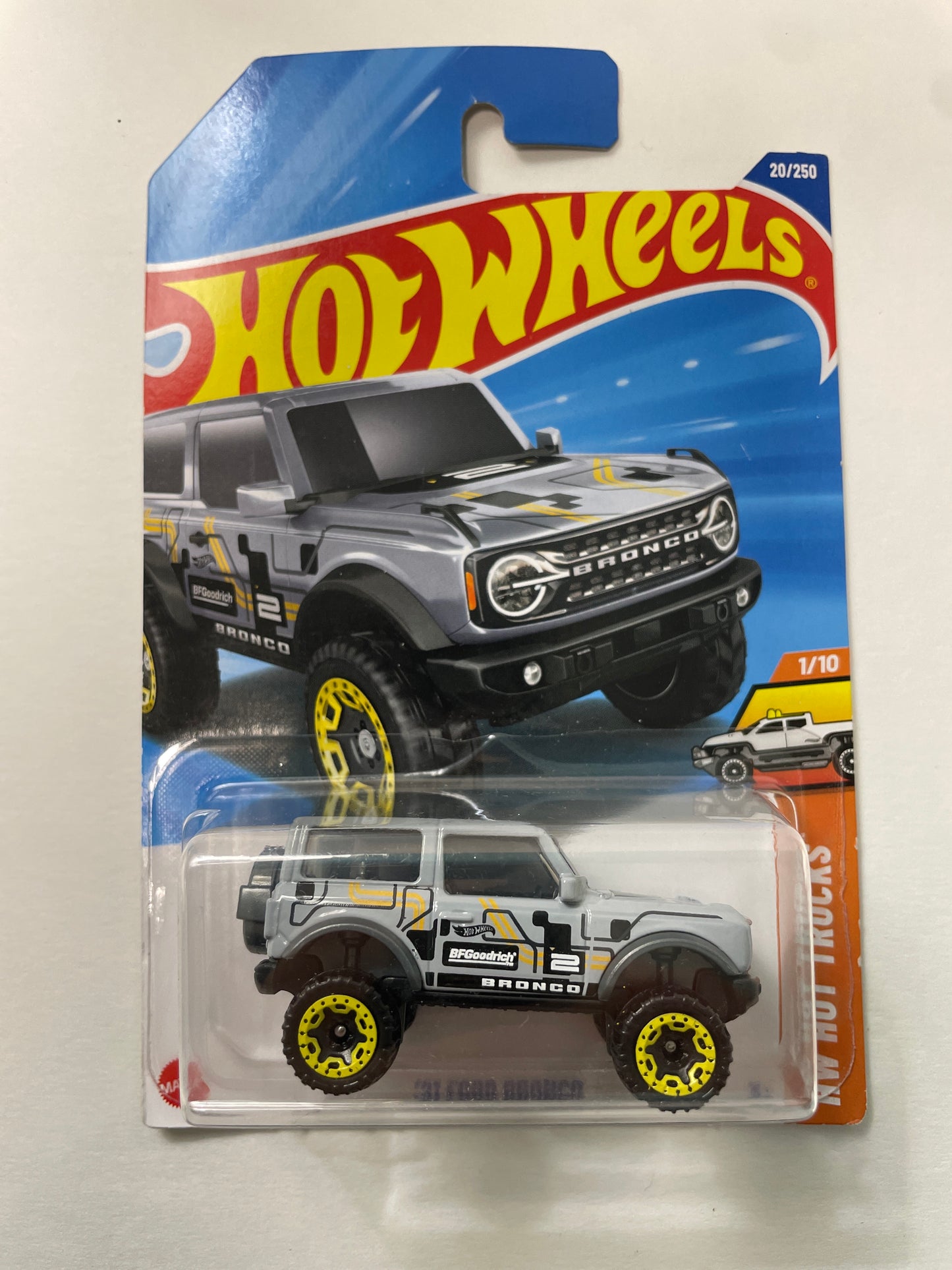 Hot Wheels 1/64 ‘21 Ford Bronco Grey - Damaged Box