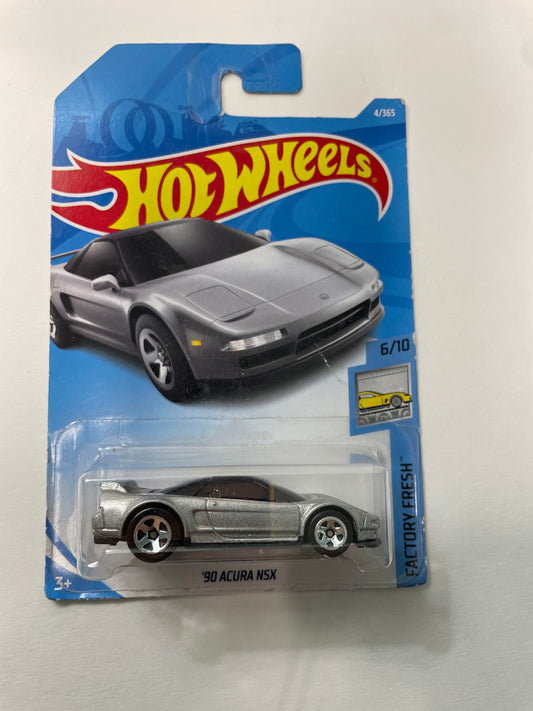 Hot Wheels 1/64 ‘90 Acura NSX Silver - Damaged Box