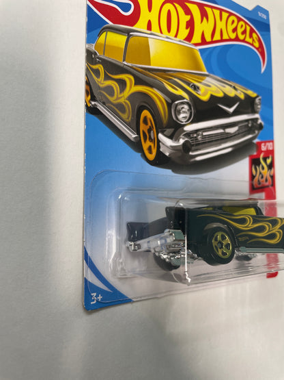 Hot Wheels 1/64 ‘57 Chevy Black & Yellow