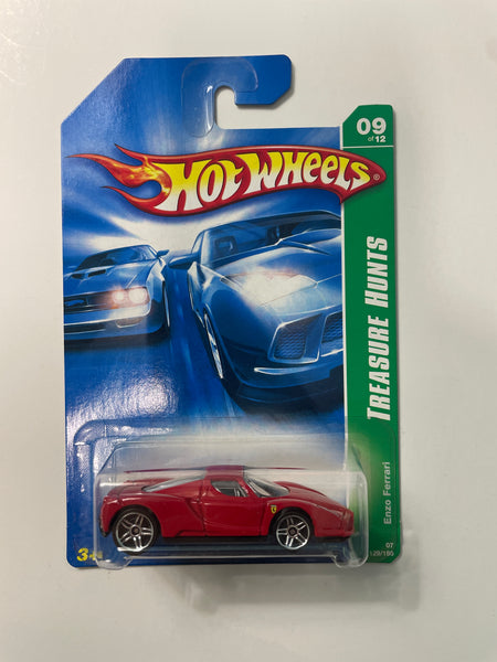 Hot Wheels 1/64 Treasure Hunt Enzo Ferrari ‘Red Seats’ Red