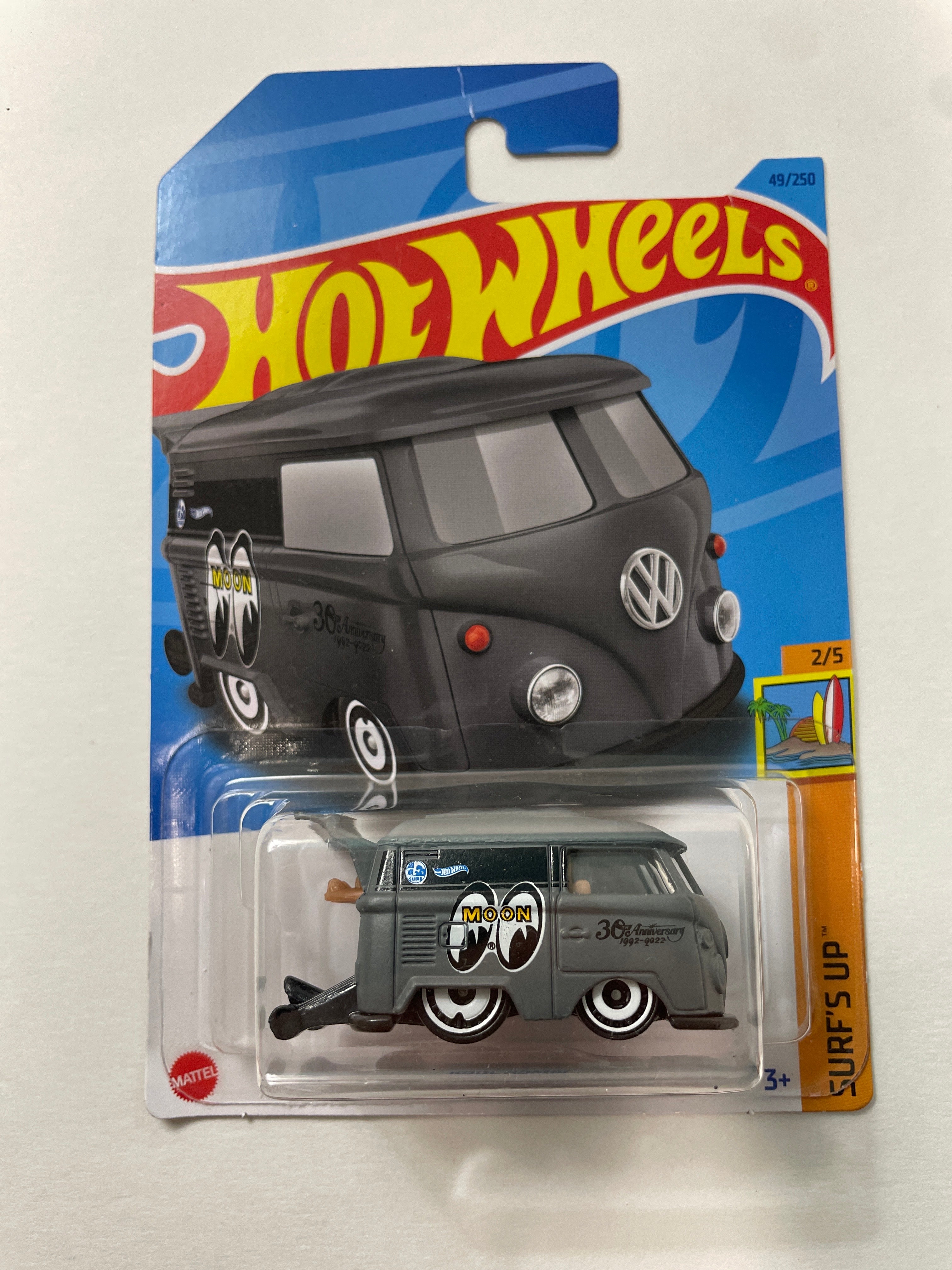 Hot Wheels 1/64 Kool Kombi Mooneyes Grey - Damaged Box – Flipn Diecast