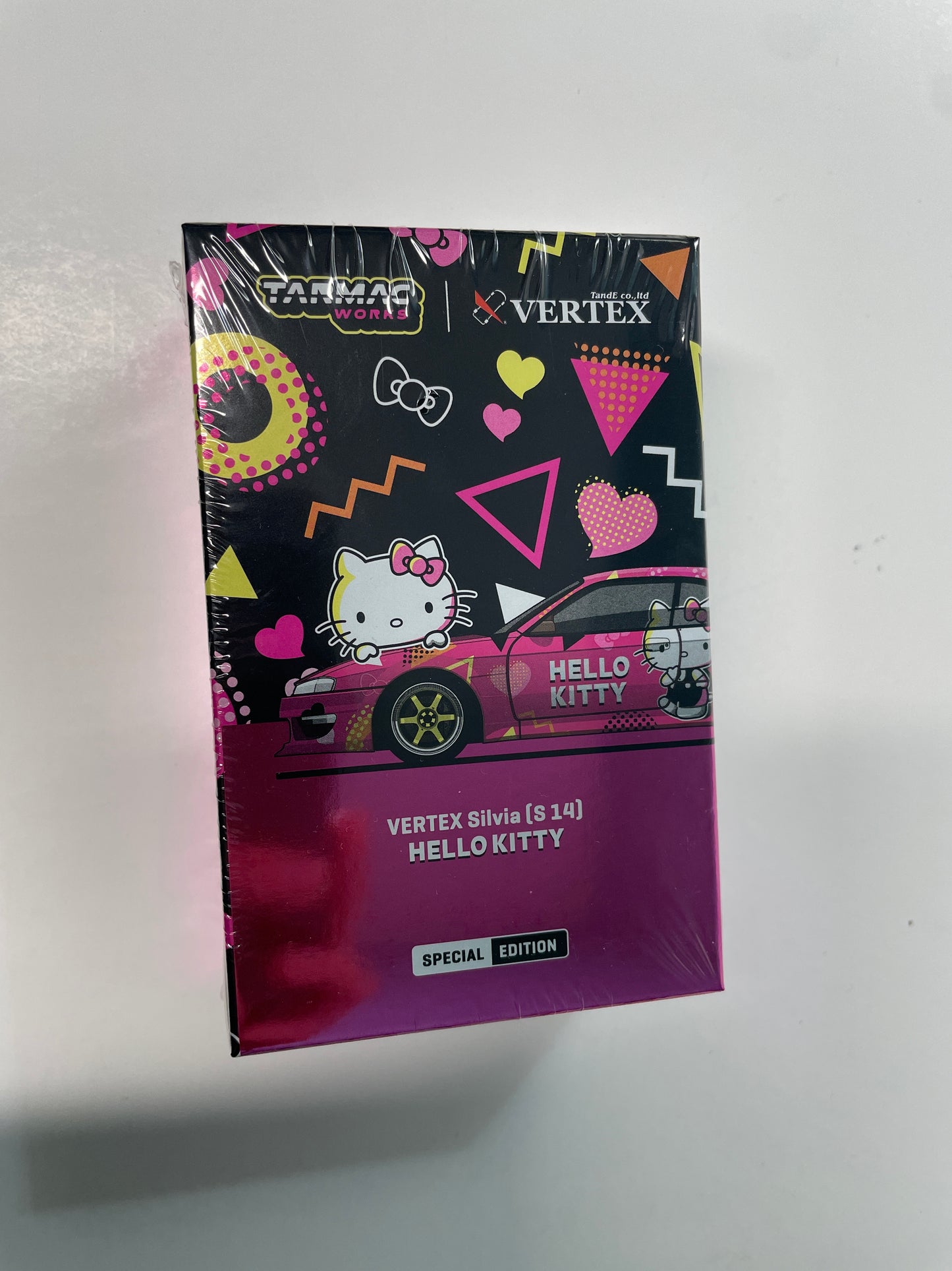 Tarmac Works 1/64 APA Xpo 2025 VERTEX Nissan Silvia (S14) Hello Kitty Global64 Pink - T64G-018-HK2