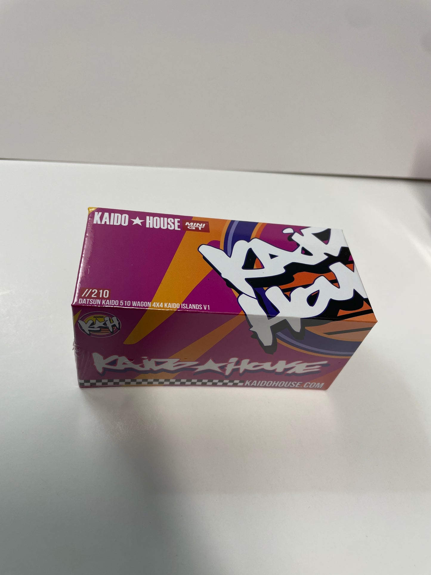 Mini GT x Kaido House 1/64 Datsun KAIDO 510 Wagon 4x4 Kaido ISLANDS V1 Yellow - KHMG210