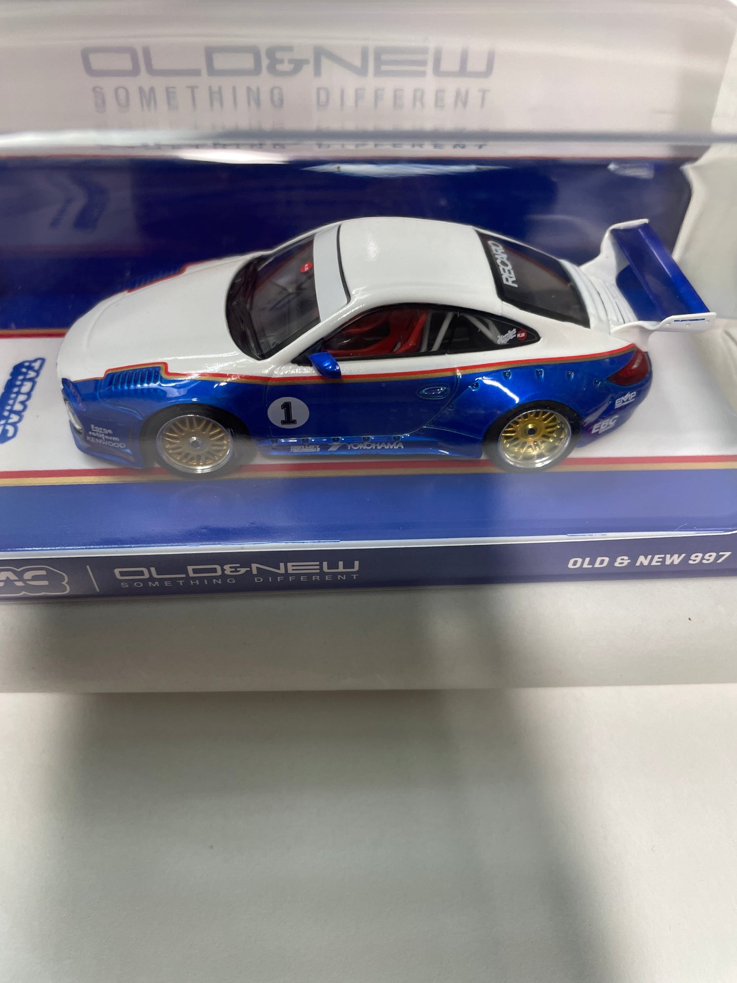 Tarmac Works 1/43 Old & New Porsche 997 Blue & White