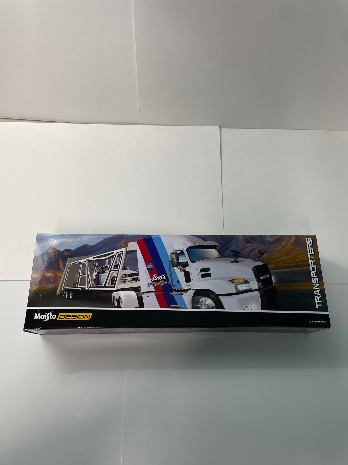 Maisto Design 1/64 International Lonestar/ 2019 Ford GT Blue - 11454 BU - Damaged Box