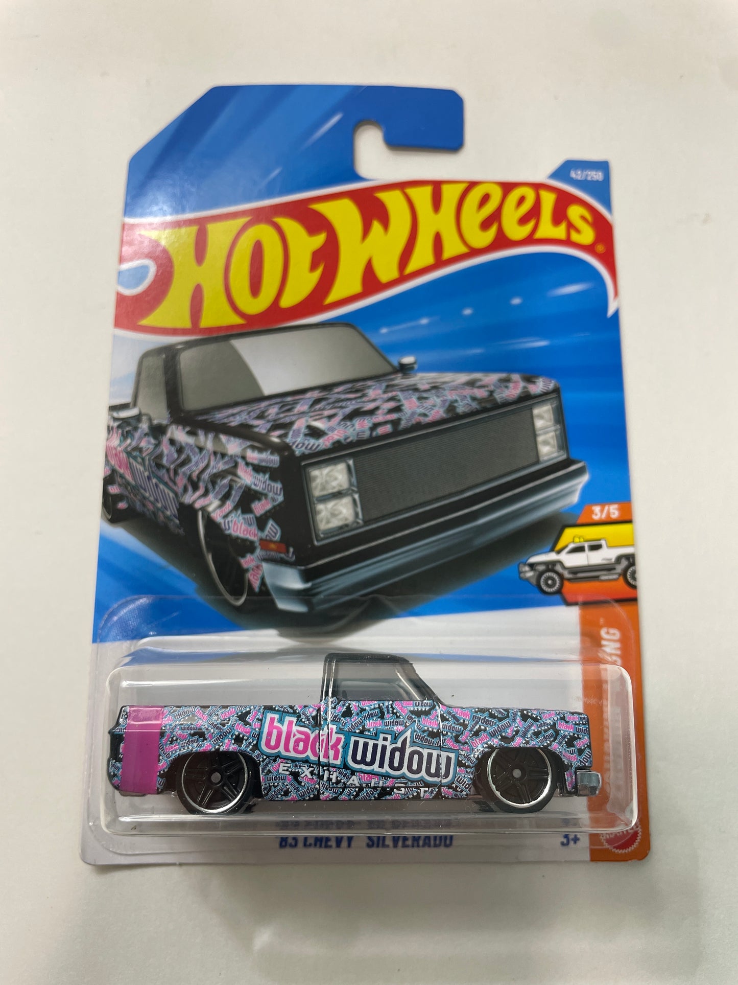 Hot Wheels 1/64 '83 Chevy Silverado Black & Pink