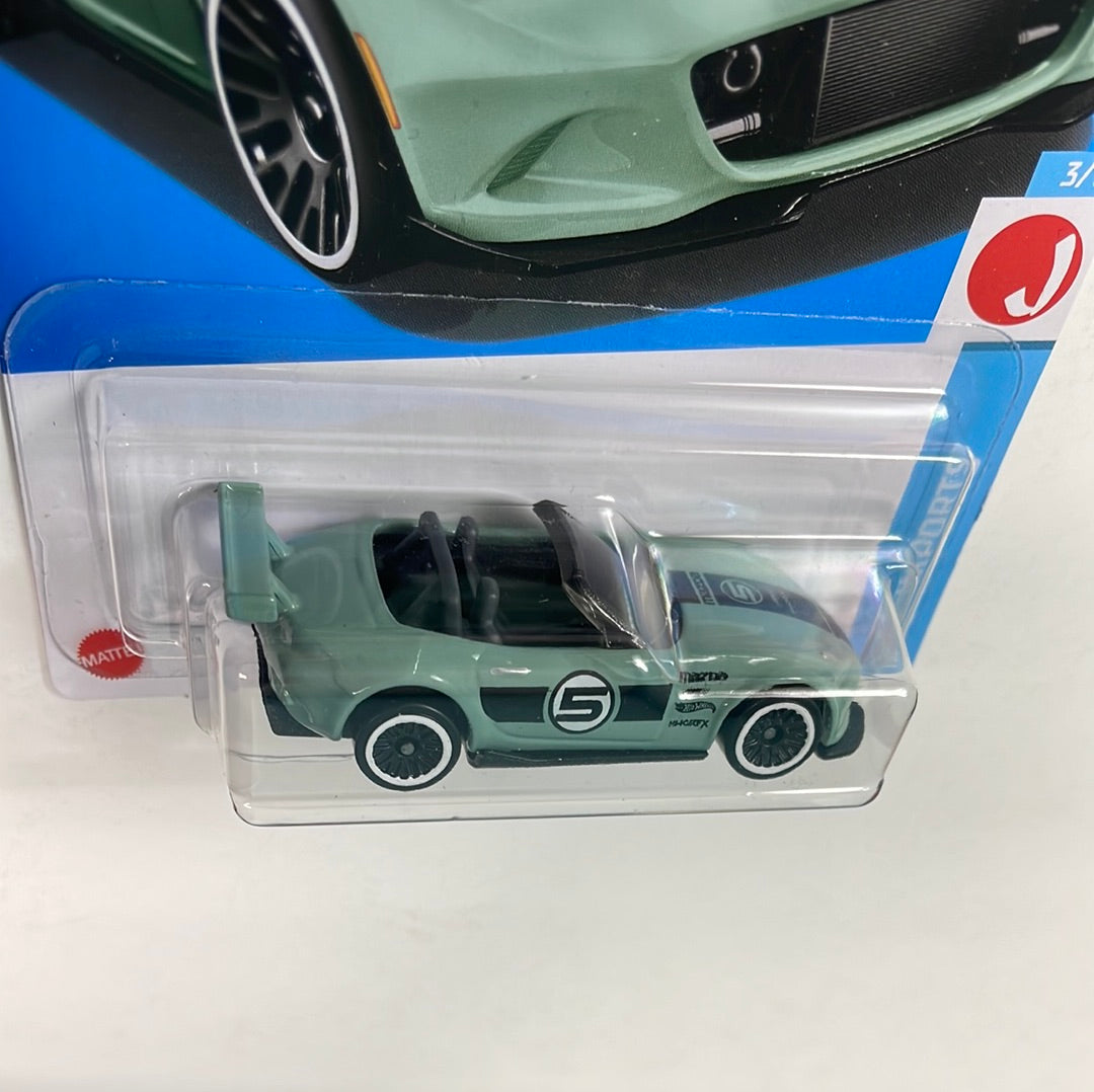 Hot Wheels 1/64 '15 Mazda MX-5 Miata Green – Flipn Diecast