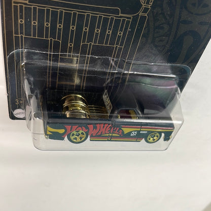 Hot Wheels 1/64 55th Anniversary ‘67 Chevy C10 Black