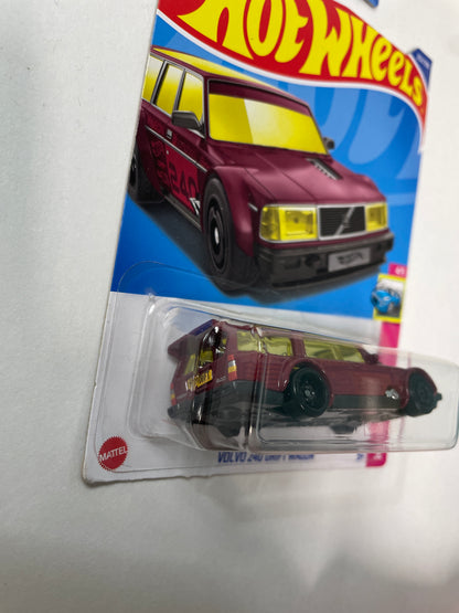 Hot Wheels 1/64 Volvo 240 Drift Wagon Red - Damaged Box