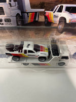 Hot Wheels 1/64 Car Culture Team Transport Fleet Street w/ Toyota Off-Road Truck