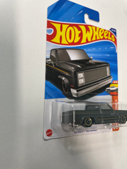 Hot Wheels 1/64 ‘83 Chevy Silverado Black