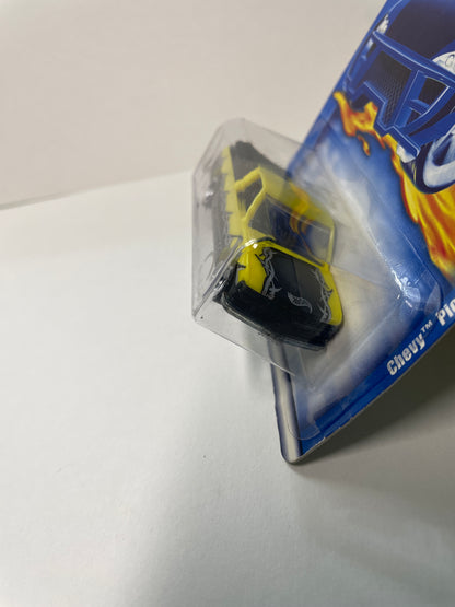 Hot Wheels 1/64 Chevy Pick-up Yellow - Damaged Box