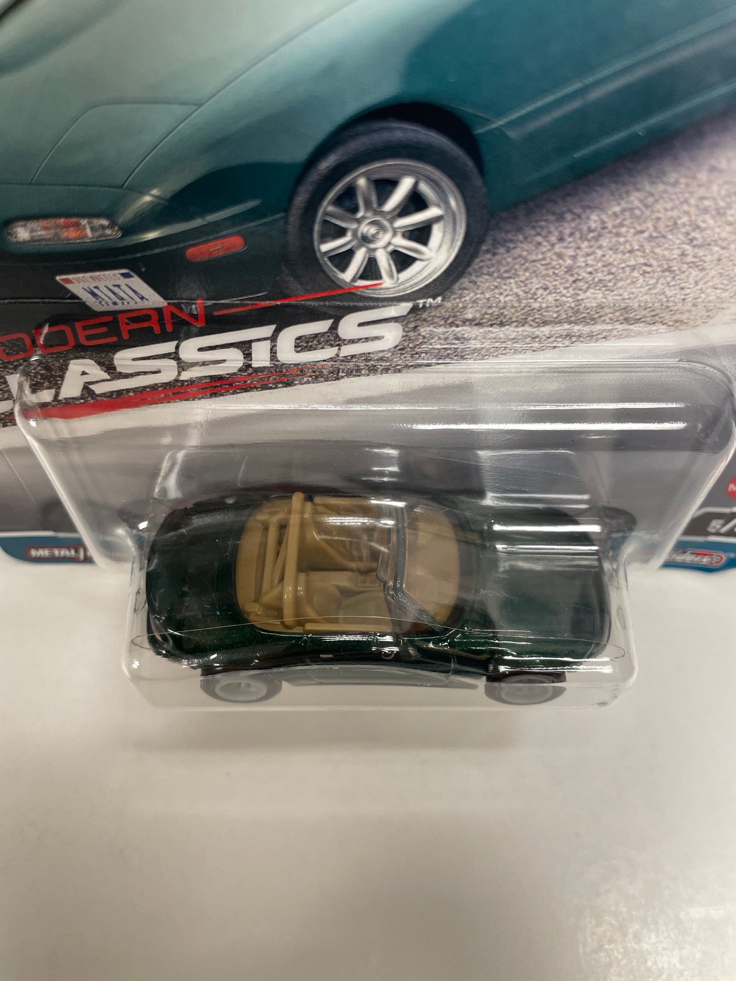 Hot Wheels 1/64 Car Culture Modern Classics ‘91 Mazda MX-5 Miata Green - Damaged Box