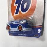 Hot Wheels 1/64 Pop Culture Vintage Oil Haulin’ Gas Blue - Damaged Card