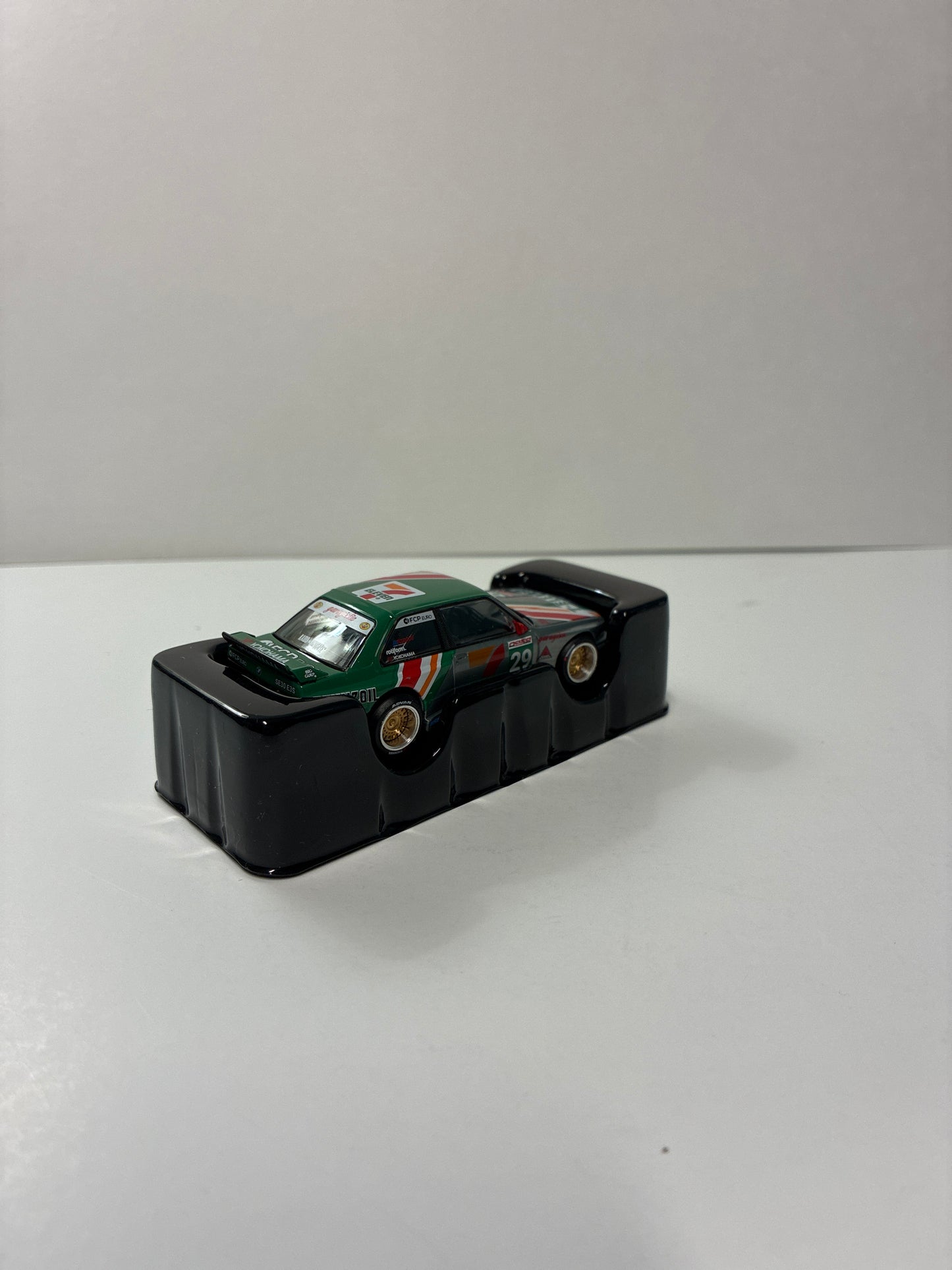 *Chase* Mini GT x Kaido House 1/64 BMW M3 KAIDO WORKS LARRY CHEN V1 White & Green - KHMG217 - Damaged Box