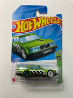 Hot Wheels 1/64 Volvo 240 Drift Wagon Green