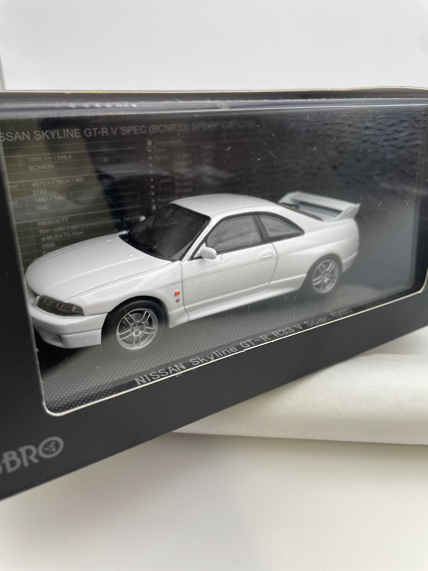 Ebbro 1/43 Nissan Skyline GT-R R33 V Spec 1995 White