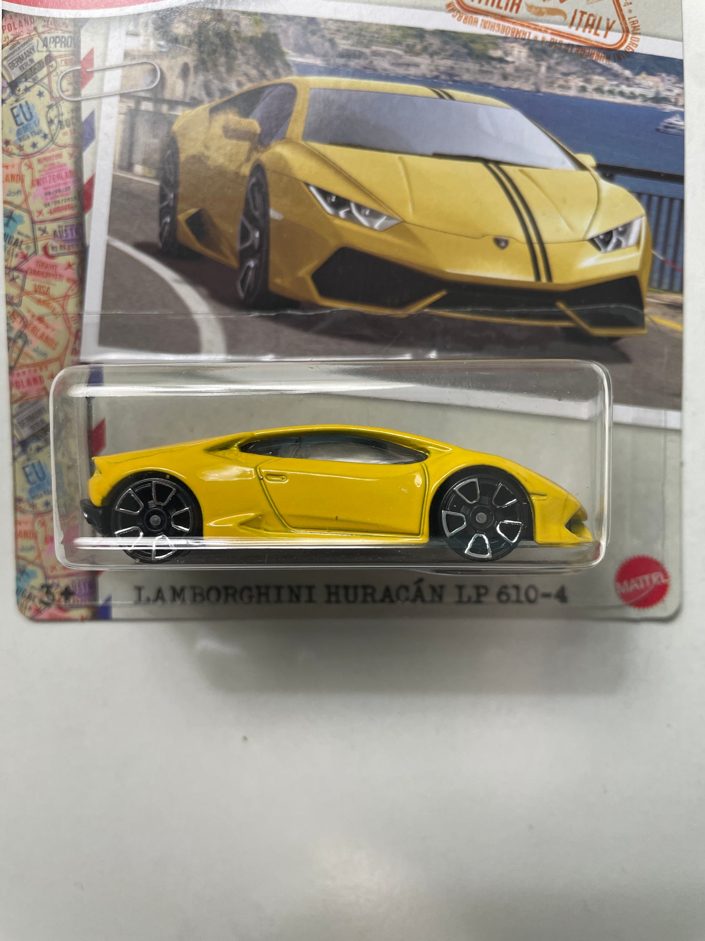 Hot Wheels 1/64 International Supercars Lamborghini Huracan LP 610-4 Yellow - Damaged Box