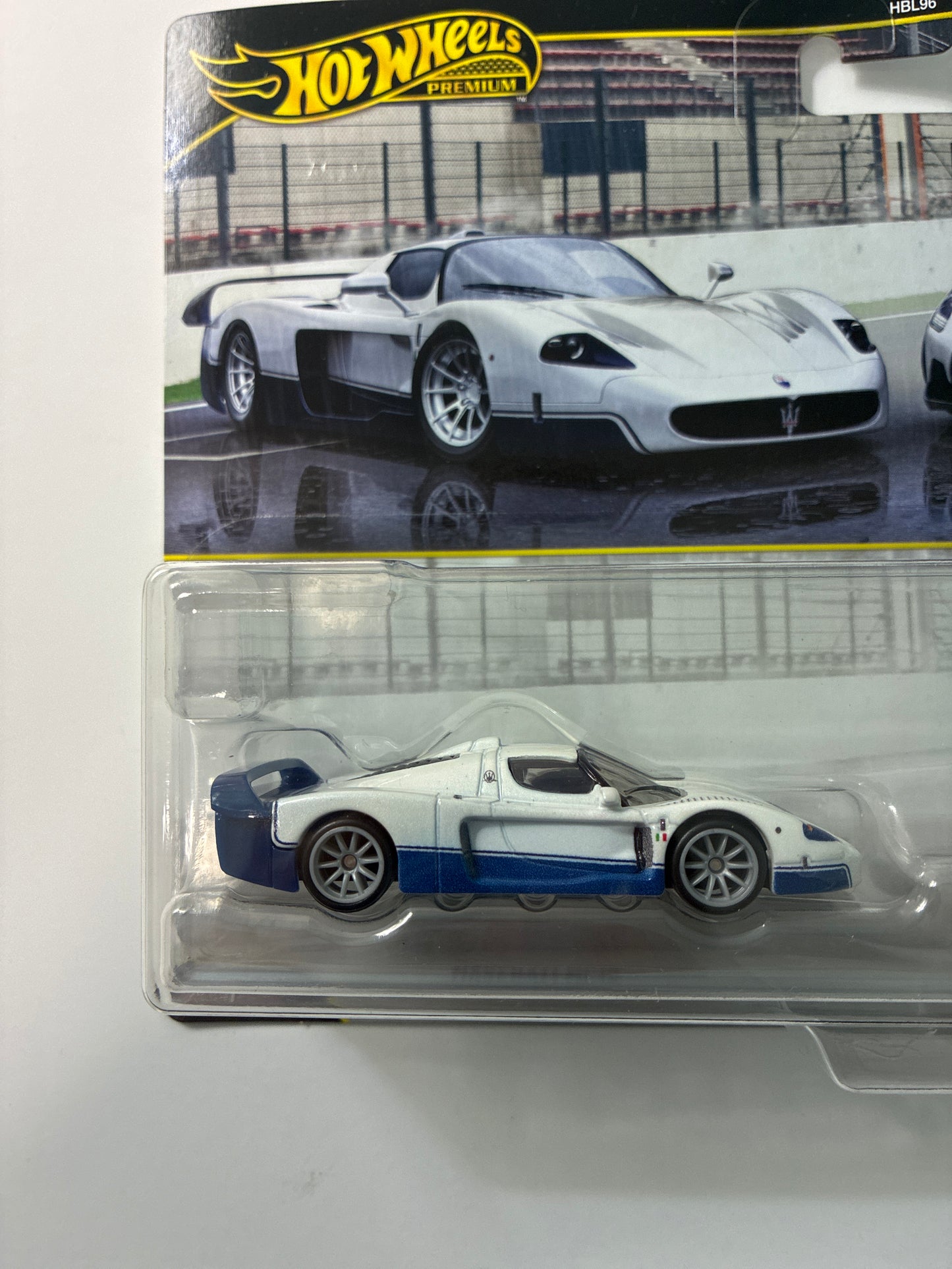 Hot Wheels 1/64 Car Culture Premium 2 Pack Maserati MC12 & Maserati MC20 - JHW55
