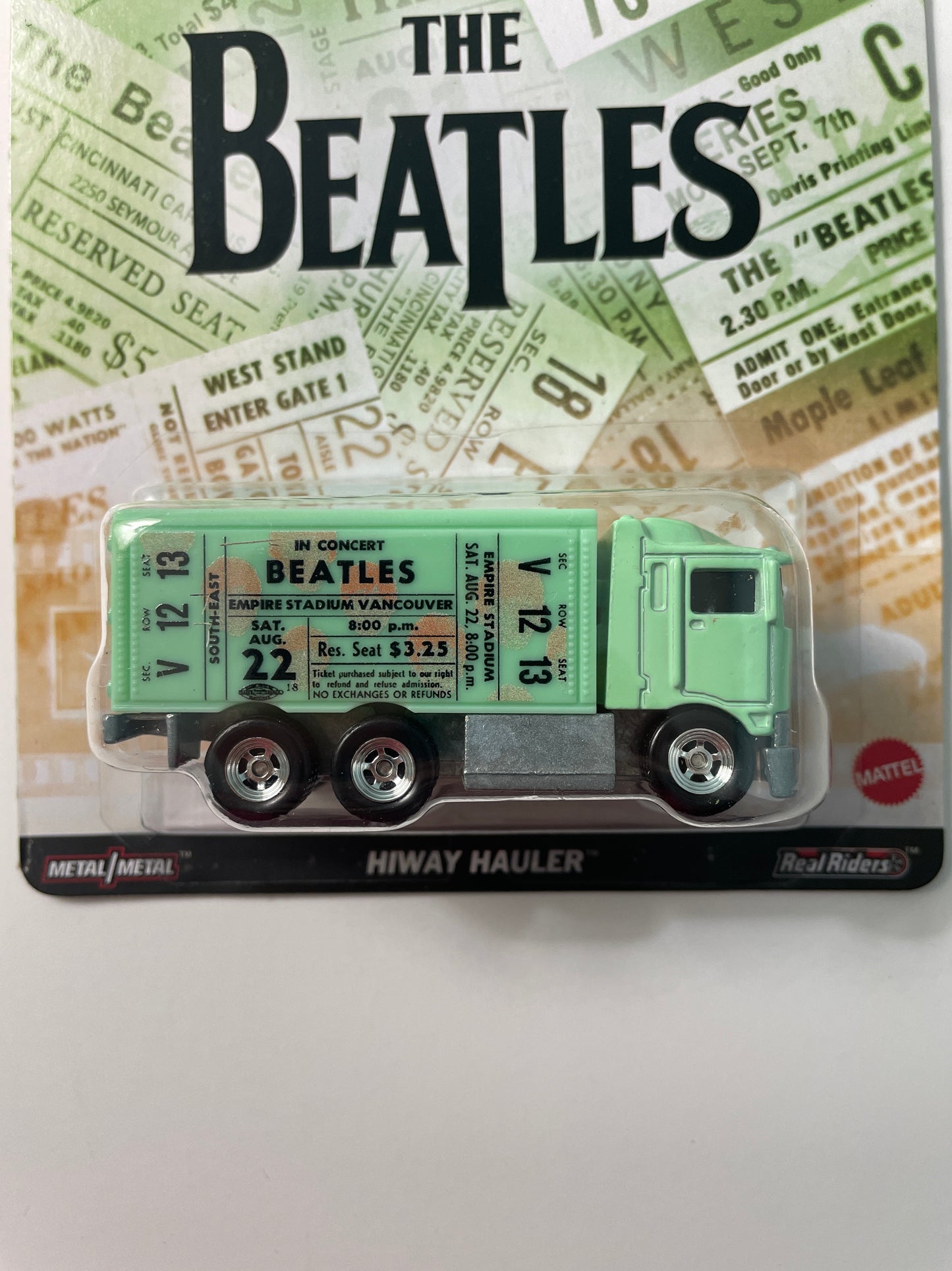 Hot Wheels 1/64 Pop Culture The Beatles Hiway Hauler Green