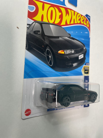 Hot Wheels 1/64 Fast and Furious Nissan Skyline GT-R (BNR32) Black - Damaged Box