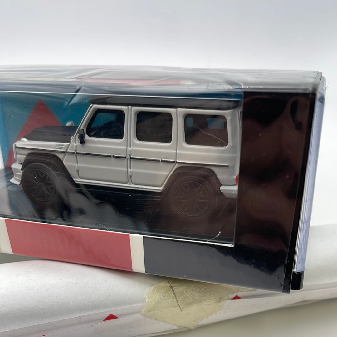 Para64 1/64 Liberty Walk Mercedes-AMG G 63 White