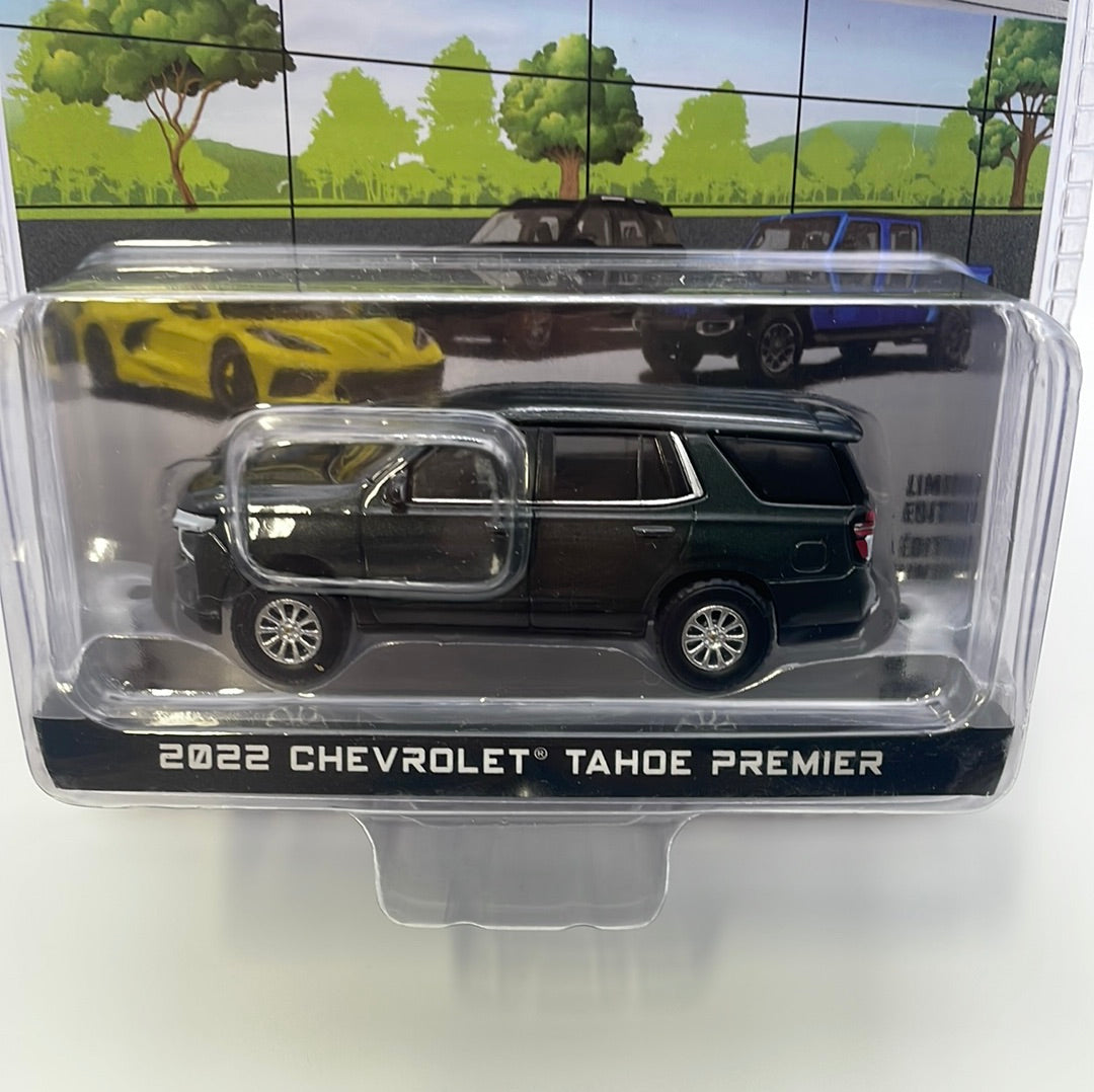 Greenlight 1/64 Showroom Floor 2022 Chevrolet Tahoe Premier Evergreen Grey Metallic