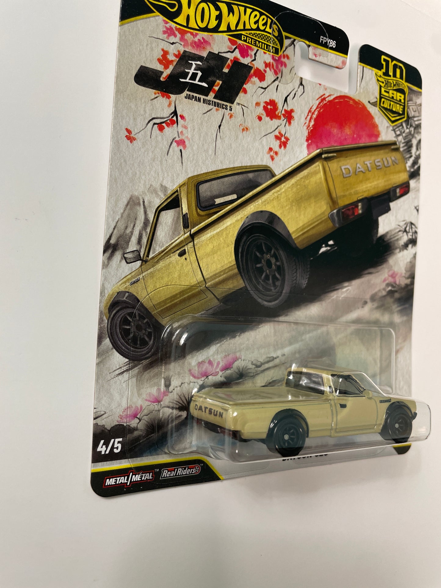 Hot Wheels 1/64 Car Culture Japan Historics 5 Datsun 620 Beige - JKF12