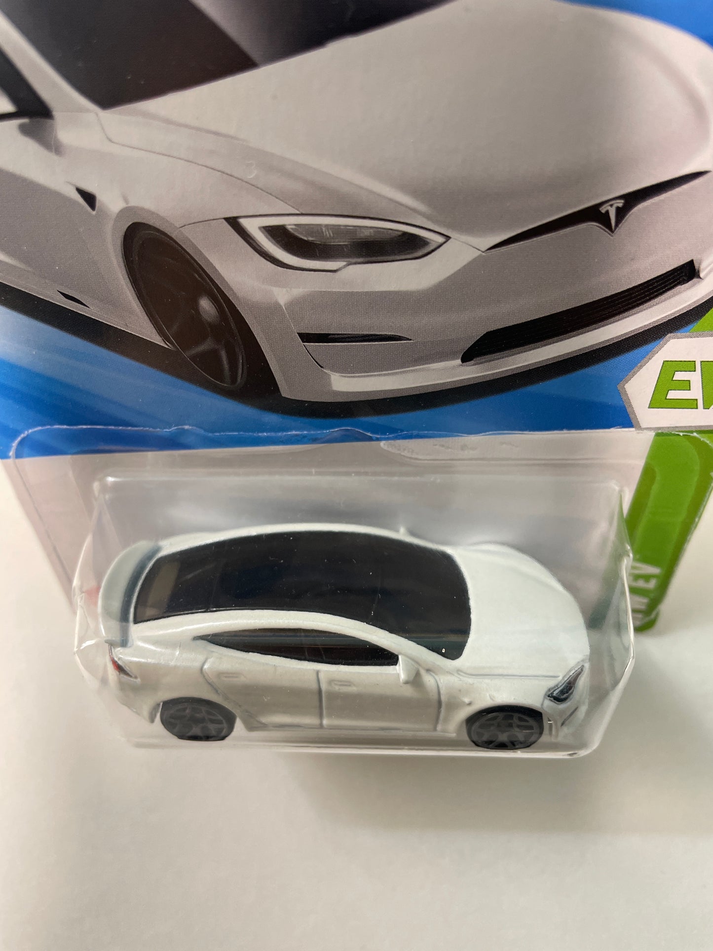 Hot Wheels 1/64 Tesla Model S Plaid White - Damaged Box