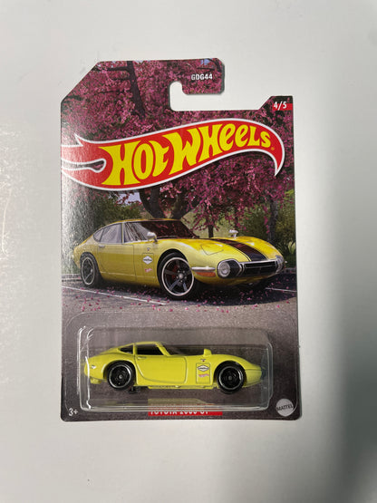 Hot Wheels 1/64 Toyota 2000 GT Yellow - Japanese Classics - Damaged Card