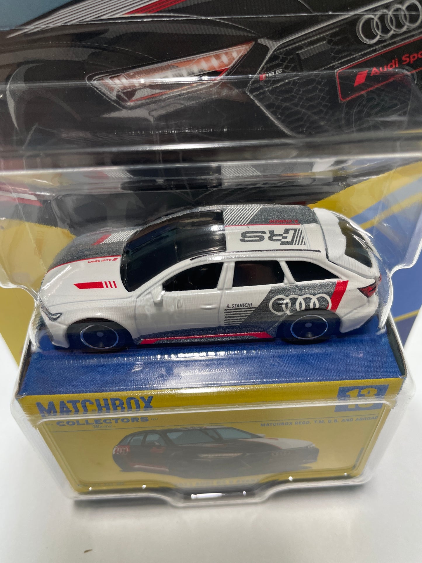Matchbox Collectors 1/64 2023 Audi RS 6 Avant White - JTC66 - Damaged Box