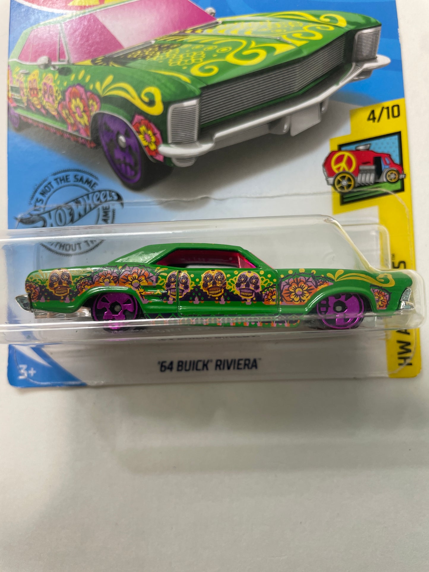 Hot Wheels 1/64 ‘64 Buick Riviera Green - Damaged Box