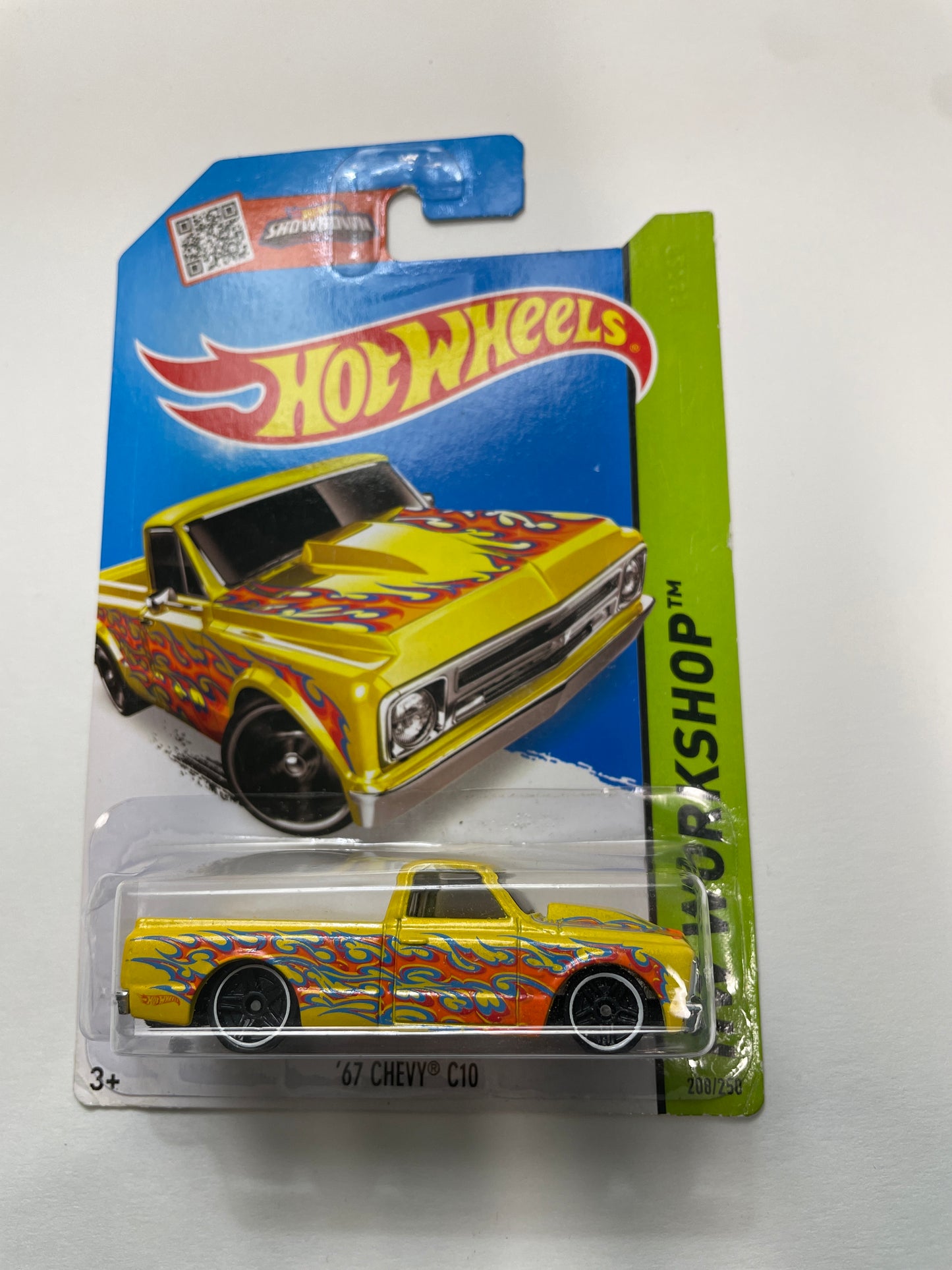 Hot Wheels 1/64 ‘67 Chevy C10 Yellow - Damaged Box