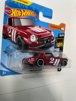 Hot Wheels 1/64 Fairlady 2000 Short Card Red - Damaged Card