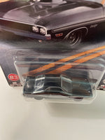 Hot Wheels 1/64 Boulevard ‘70 Dodge Hemi Challenger Black - Damaged Card