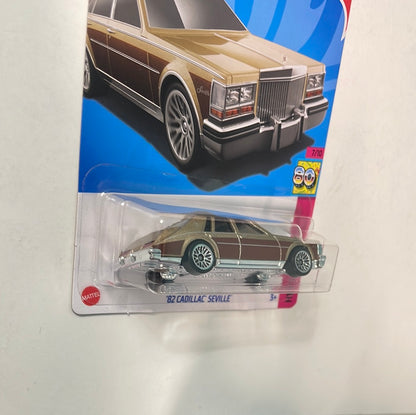 Hot Wheels 1/64 ‘82 Cadillac Seville Brown
