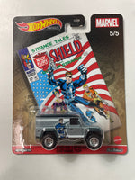 Hot Wheels 1/64 Pop Culture Marvel Land Rover Defender 110 Hard Top Silver