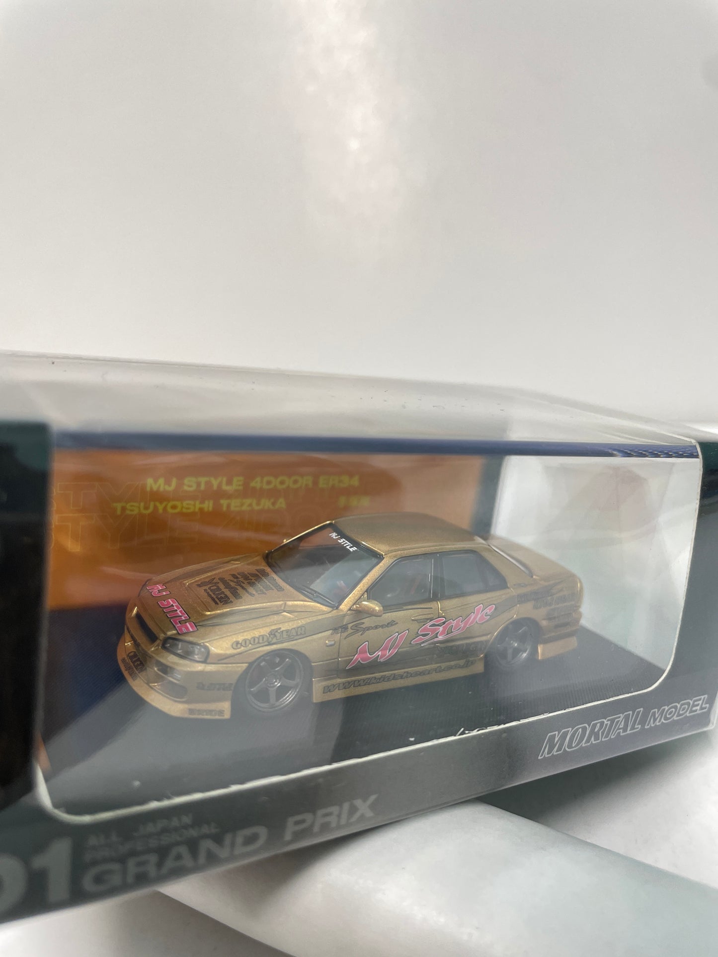 Mortal Model 1/64 Nissan Skyline MJ Style 4Door ER34 Gold