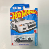 Hot Wheels 1/64 Godzilla Nissan Skyline GT-R (R32) White