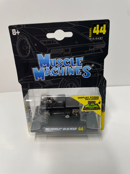 Maisto Muscle Machines 1/64 1993 Chevrolet 454 SS Pickup Black