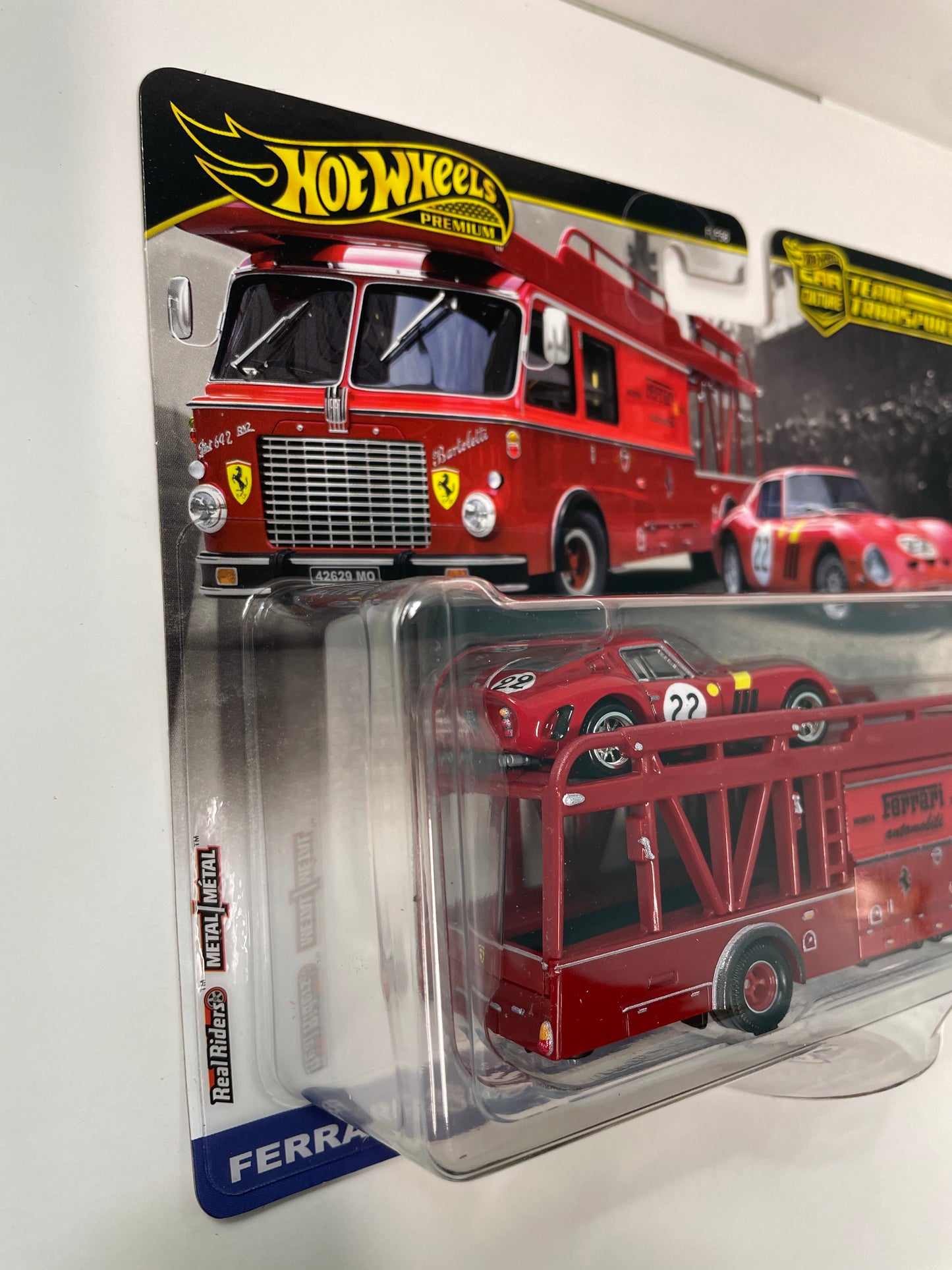 Hot Wheels 1/64 Car Culture Team Transport Ferrari 250 GTO & Fiat 642 RN2 Bartoletti Transporter Red - JBM37 - Damaged Box